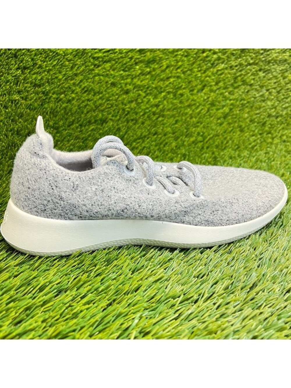 Allbirds Wool Runner Womens Size 7 Gray White Athletic Running Shoes Sneakers